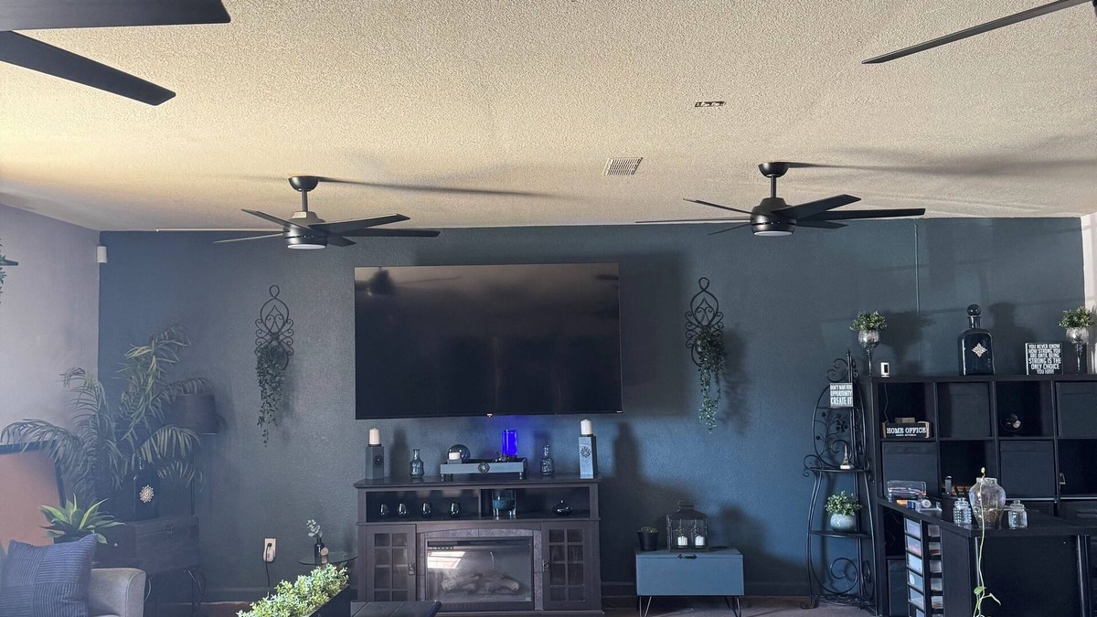 Apple Valley House | Cozy bedroom in charming Apple Valley with WiFi, AC