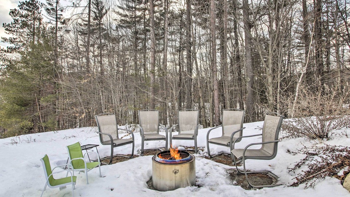 Bethel Cabin | Cozy Bethel Escape w/ Views < 10 Mi to Ski!