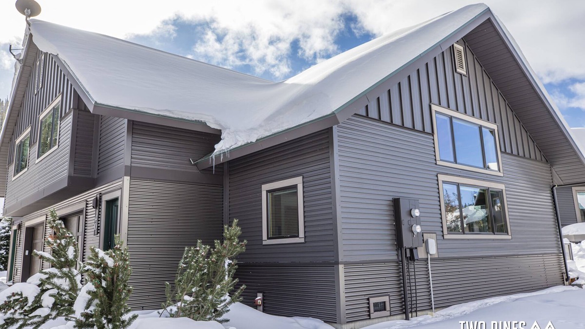 Big Horn Condo | Cozy Big Horn Home Walking Distance to Big Sky Resort | Ski-In/Out | Fireplace