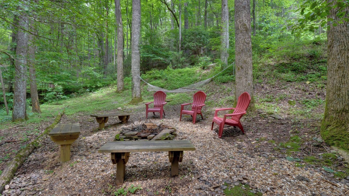 Blairsville Cabin | Cozy Blairsville Cabin: 2 Mi to Vogel State Park!