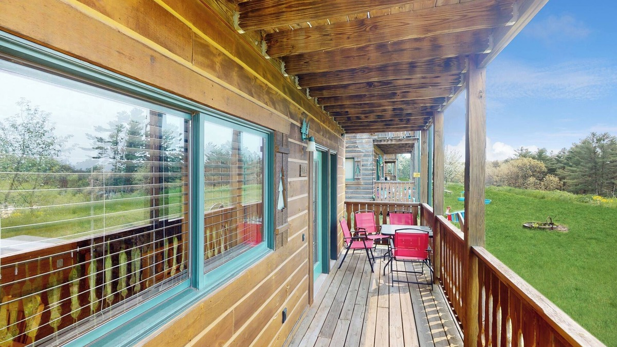 Warrens Cabin | Cozy Blue 2 bedroom cabin in enchanting Warrens, Unit B