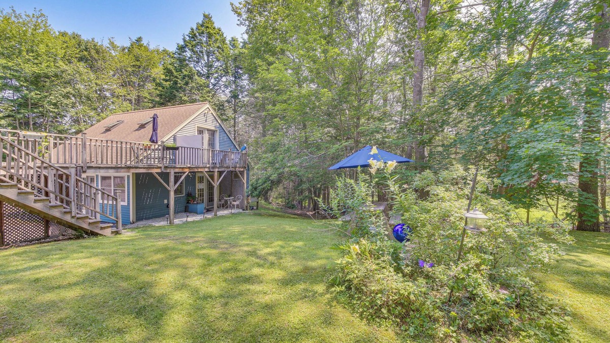 Boothbay Apartment | Cozy Boothbay Studio w/Patio ~ 5 Mi to Harbor!