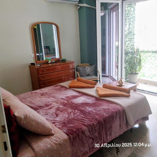 Kolokinthou Apartment | Cozy & Bright Home - 50m from metro station Άg Antonios