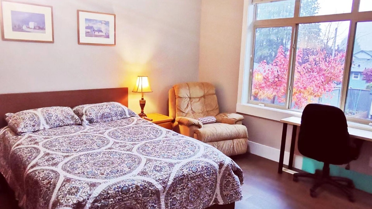 Coquitlam Apartment | Cozy, Bright, Private Room
