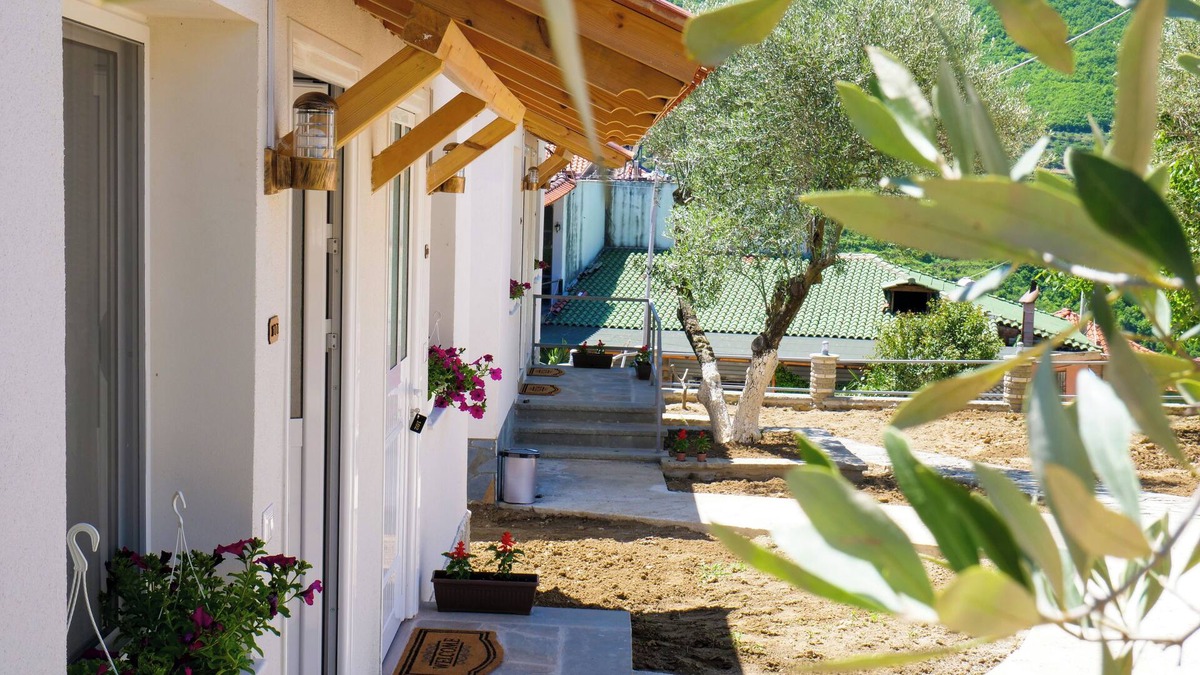 Berat House | Cozy Bungalow in charming Roshnik Village 102