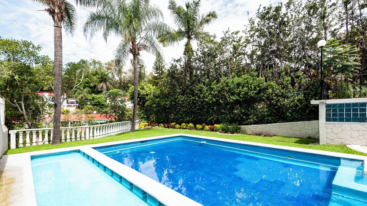 Las Palmas House | Cozy bungalow near Downtown