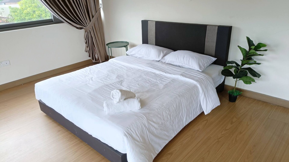 Kajang House | Cozy Bungalow with Bathtub - 5 min away from water theme park!