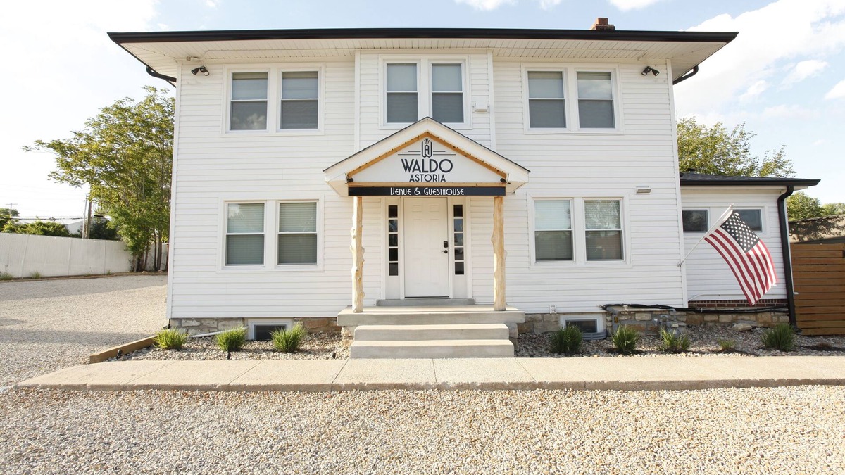South Kansas City House | Cozy, but Large House on Quiet Commercial Street