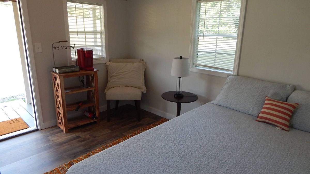 Caroleen Cabin | Cozy Cabin 3 at Bird's Nest Bunkies and Barn in Ellenboro with WiFi, AC, & Heat