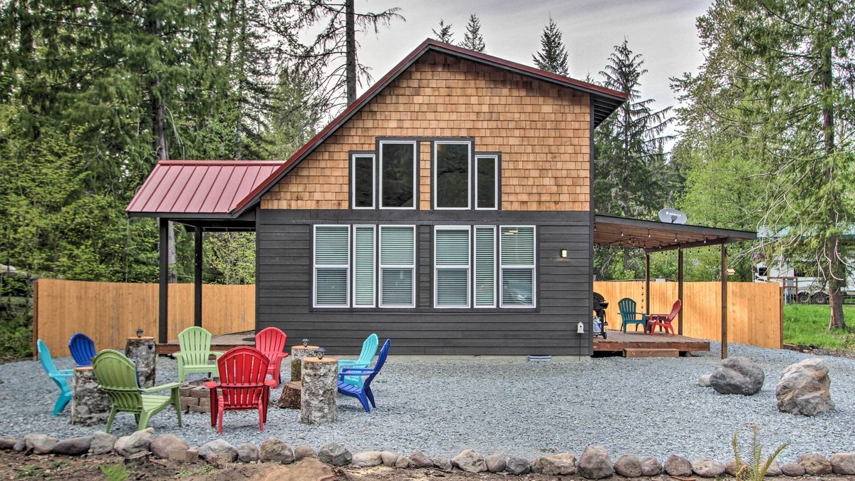 Paradise Estates Cabin | Cozy Cabin - 5 Miles to Mt Rainier National Park!