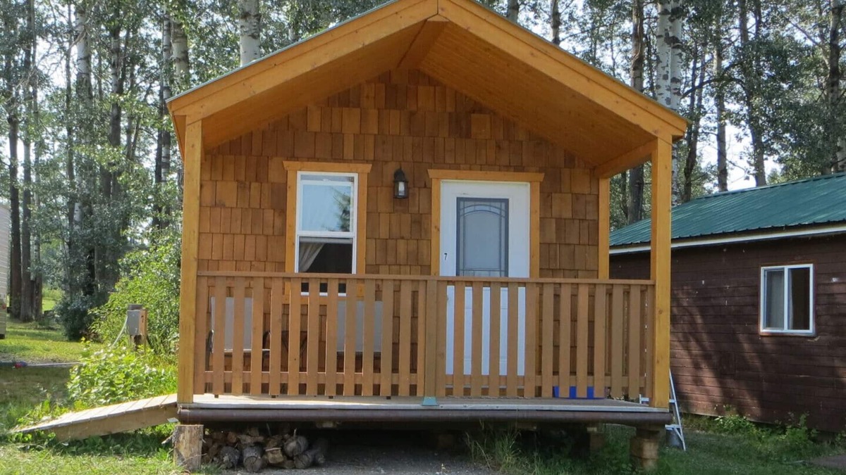 Regional District of Bulkley-Nechako Cabin | Cozy cabin at Piper's Glen Resort