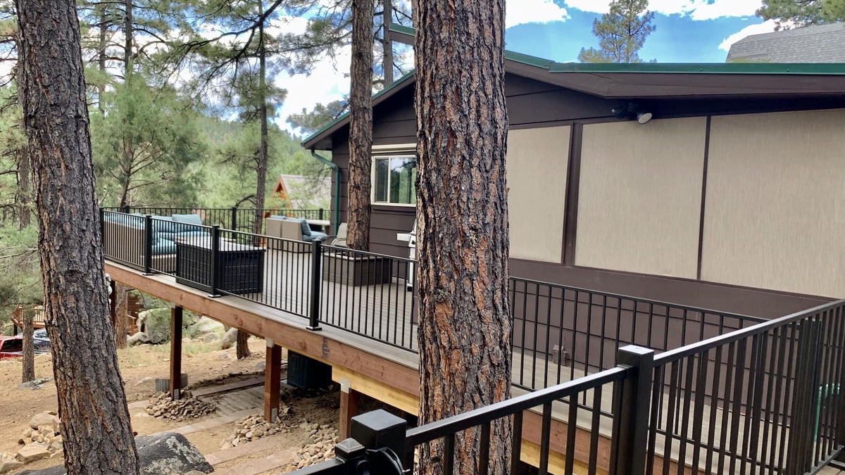 Highland Pines Cabin | Cozy Cabin: Deck, Hot Tub, Views & Starry Nights