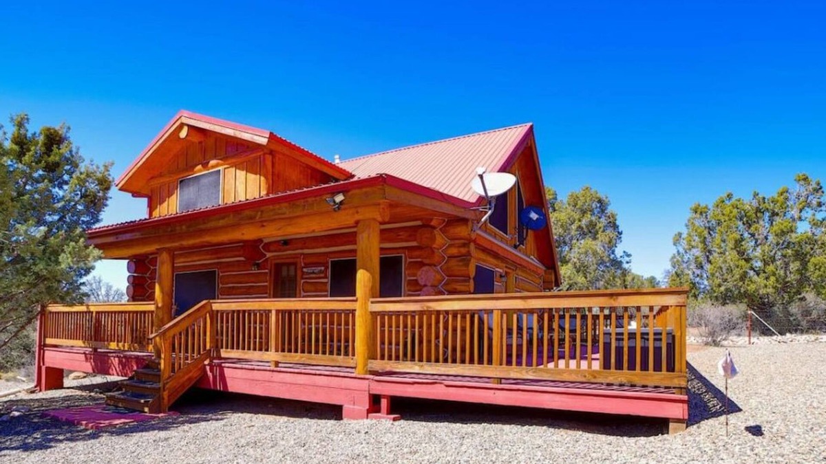 Williamson Cabin | *Cozy Cabin * Family Getaway *BBQ *Fireplace