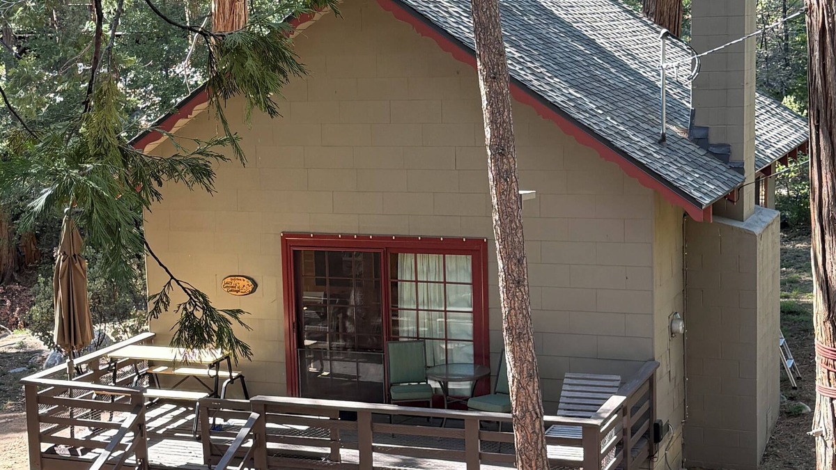 Idyllwild Cabin | Cozy cabin in the woods - Close to the arts/music & village, Pet friendly, Wifi
