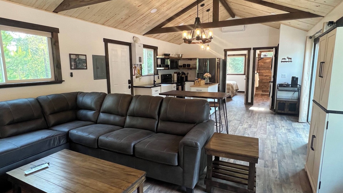 Athol Cabin | Cozy cabin in charming forested area