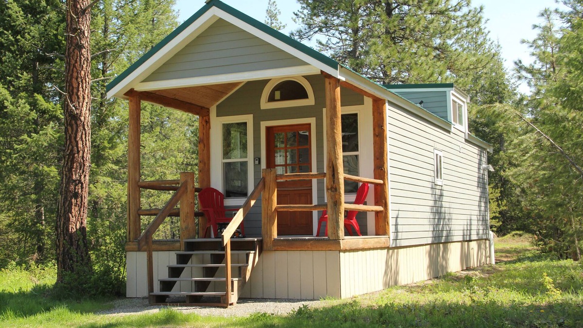 Athol Cabin | Cozy Cabin in the Big Woods of North Idaho