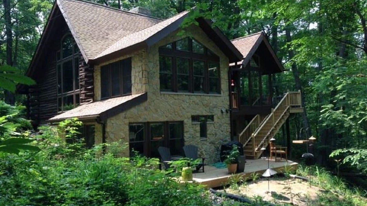 Cross Plains House | Cozy Cabin in The Driftless