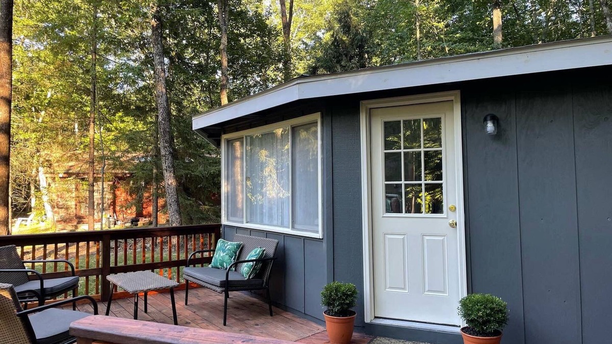 Hawley Cabin | Cozy Cabin in the Woods - close to great hiking spots!