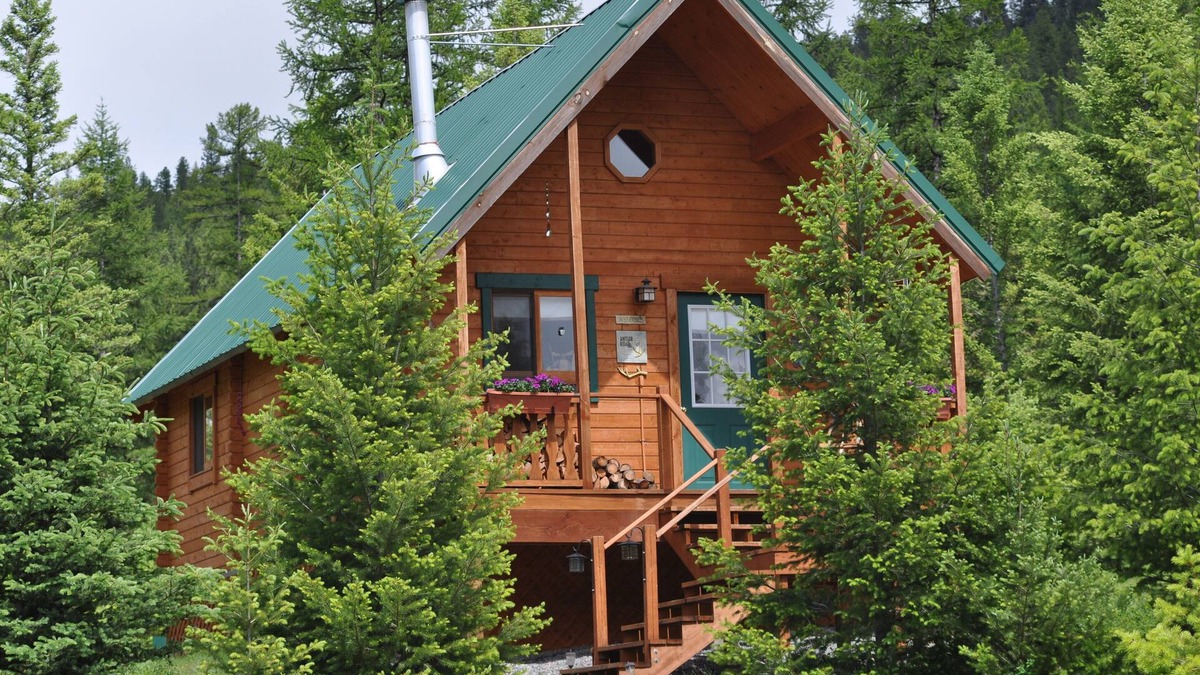 Kila Cabin | Cozy Cabin in the Woods of NW Montana, Peaceful & Relaxing! November SPECIALS!