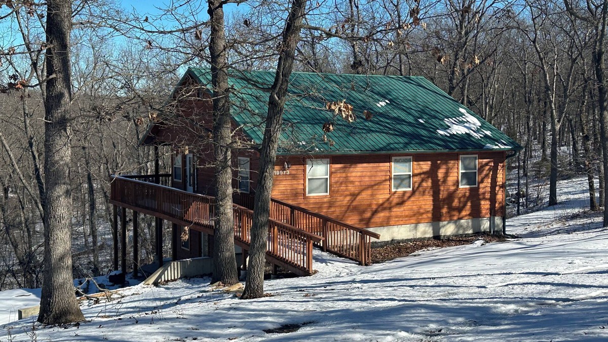 SaddleBrook House | Cozy cabin in Warsaw.nCabin in the woods, a perfect gateaway.!