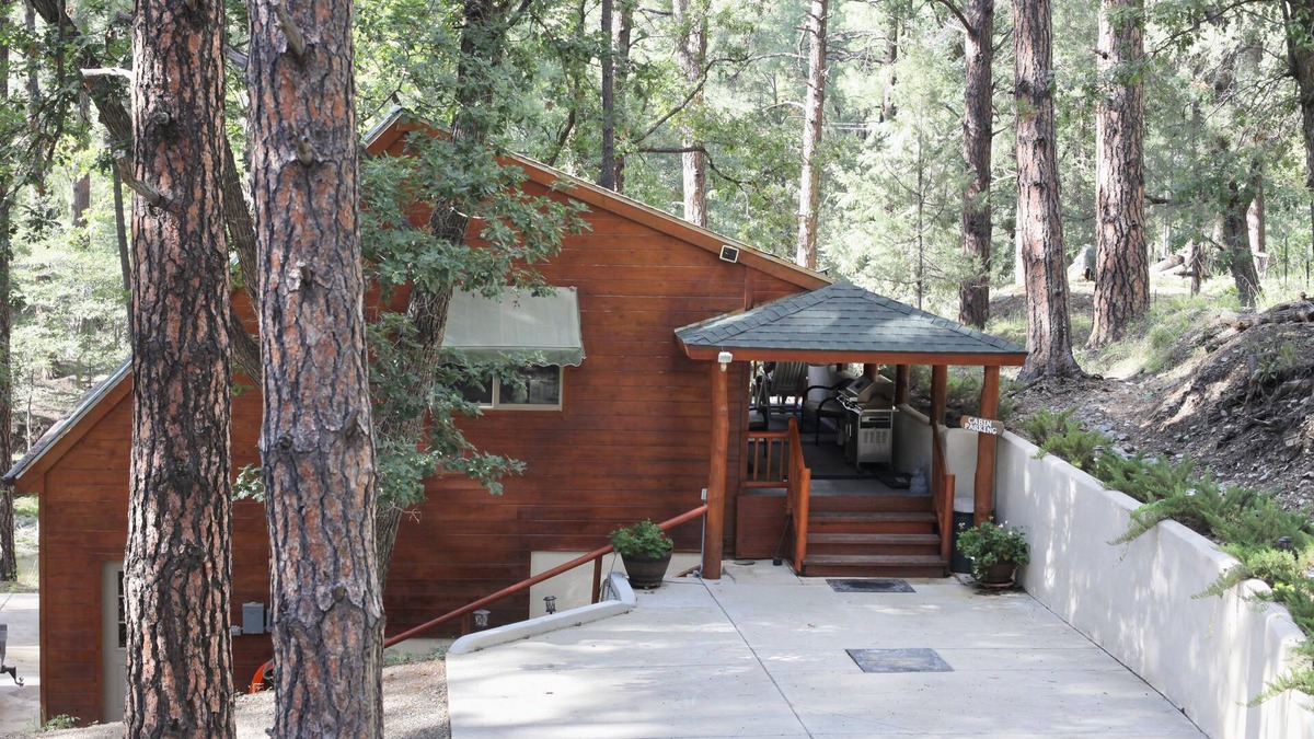 Prescott Cottage | Cozy Cabin just 5 minutes from Lynx Lake
