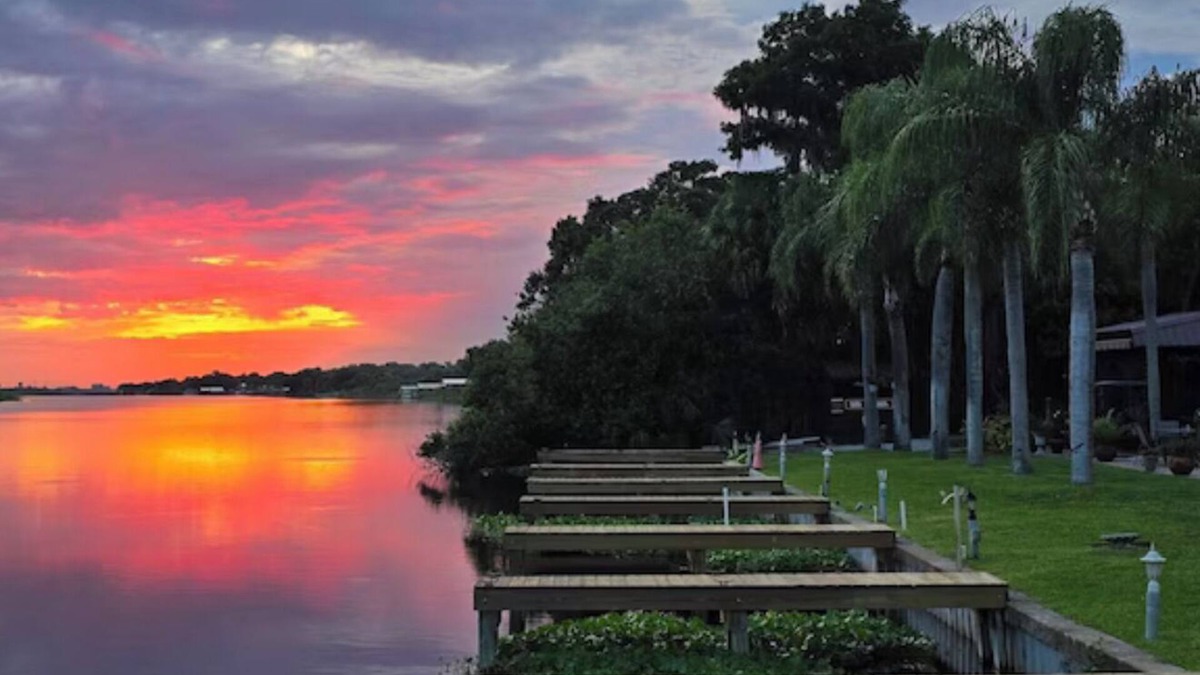 Okeechobee Cabin | Cozy Cabin & Majestic Sunsets