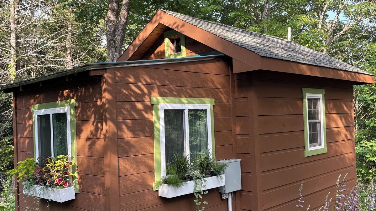 Old Fort Cottage | COZY CABIN minutes from Catawba Falls, and near beautiful Blue Ridge Mountains