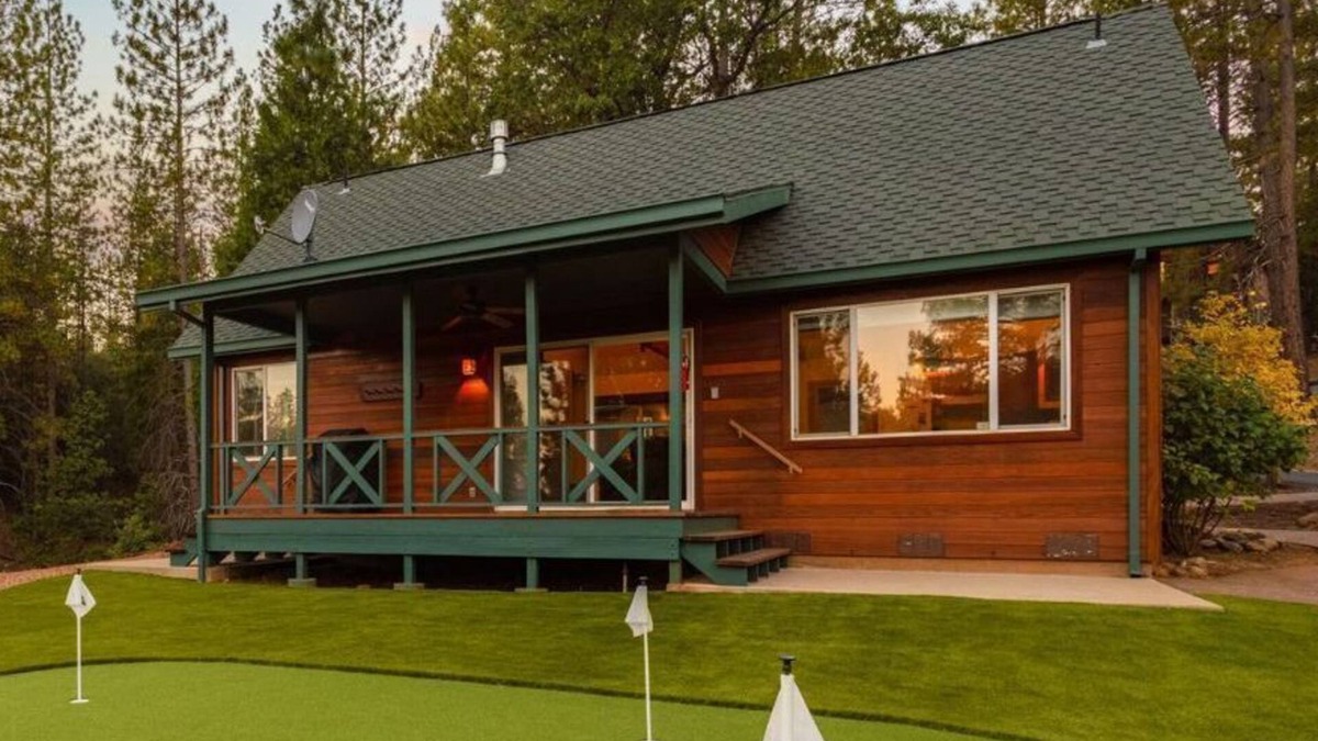 Groveland House | Cozy Cabin near Yosemite at Quail Crossing