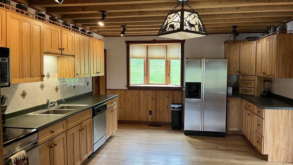 Mineral Point Cabin | Cozy cabin nestled in the hills of SW Wisconsin near the Cheese Country Trail!