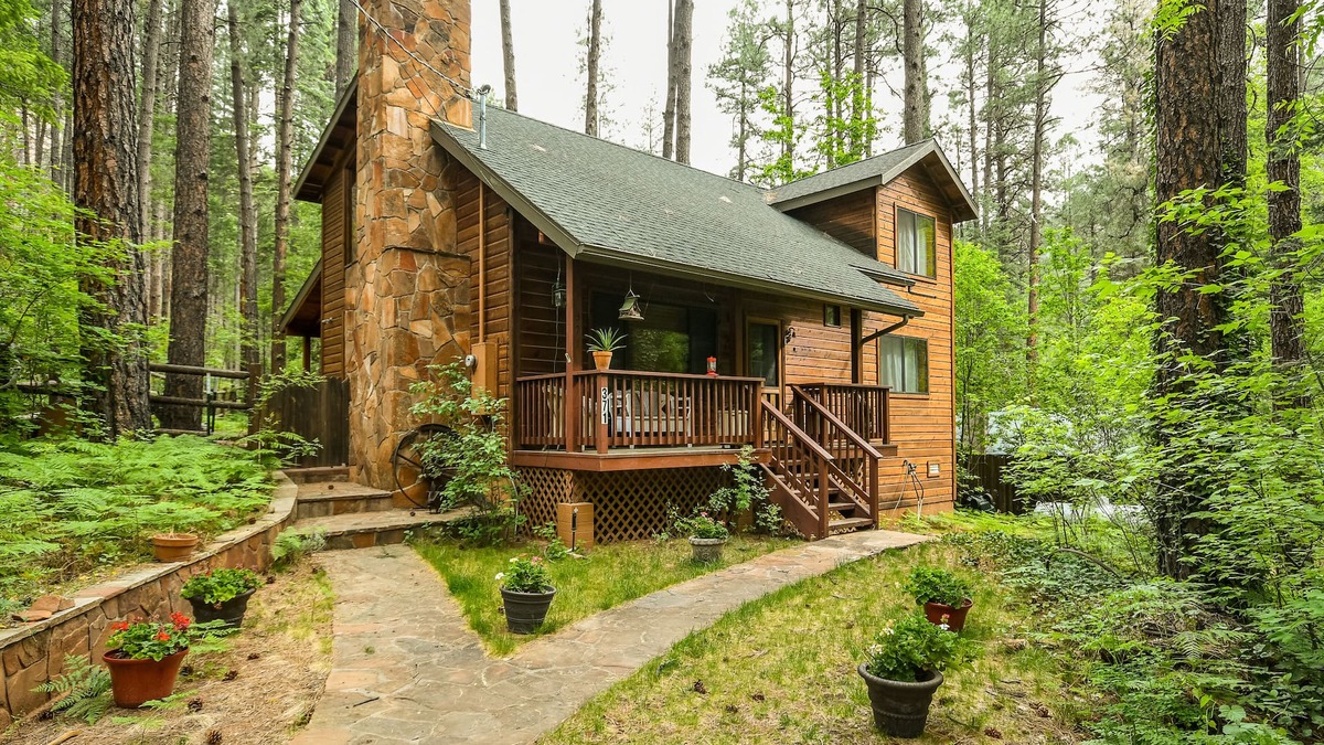 Sedona Cabin | Cozy Cabin Nestled in the Heart of Oak Creek, minutes from trails