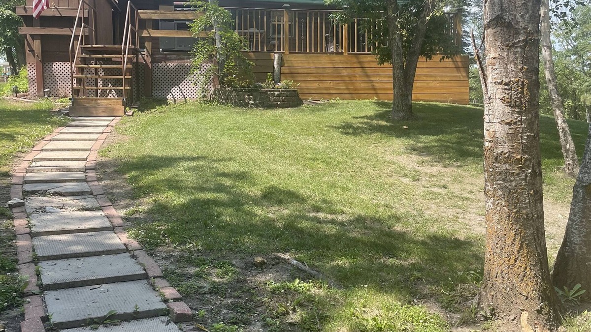 Bottineau Cabin | Cozy Cabin next to Lake Metigoshe