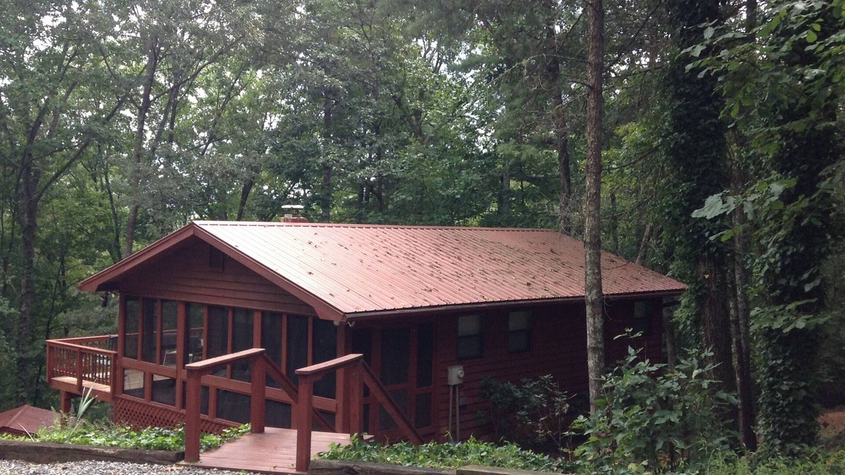 Blairsville Cabin | Cozy Cabin North GA Mountain - Pet Friendly!