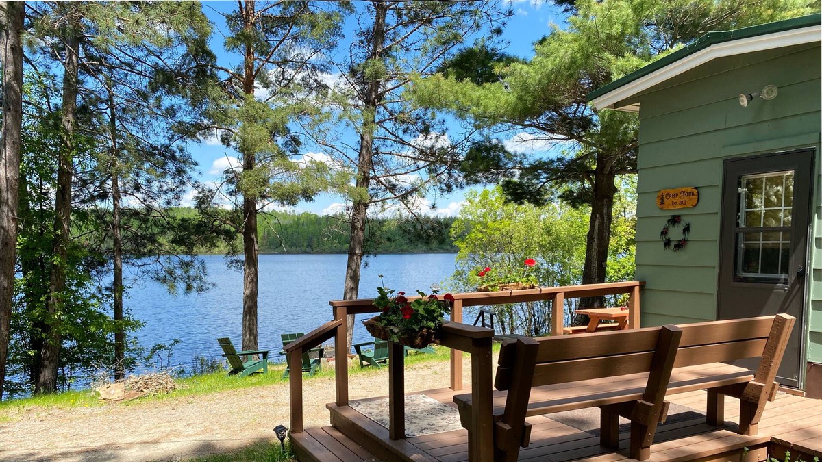 Winton Cabin | Cozy Cabin on Fall Lake 5 min from Ely: Dock, WiFi, Canoe, Kayak