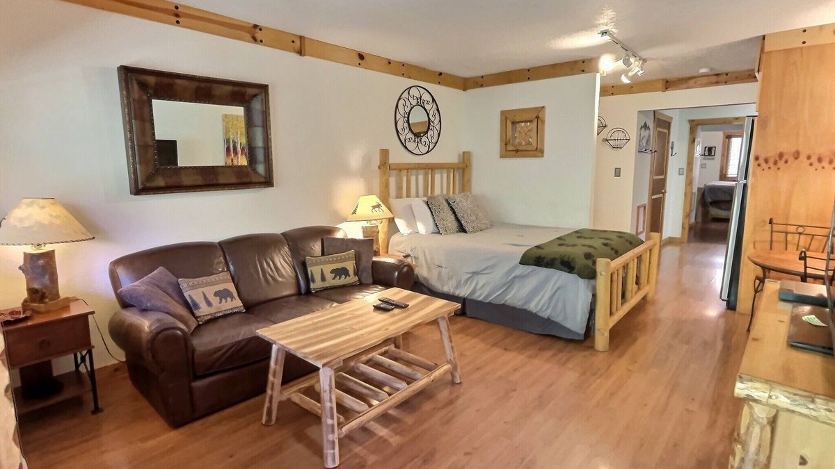 Taos Ski Valley Condo | Cozy Cabin on the Slopes