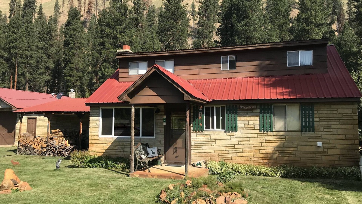 Lowman Cabin | Cozy Cabin On The South Fork Of The Payette River