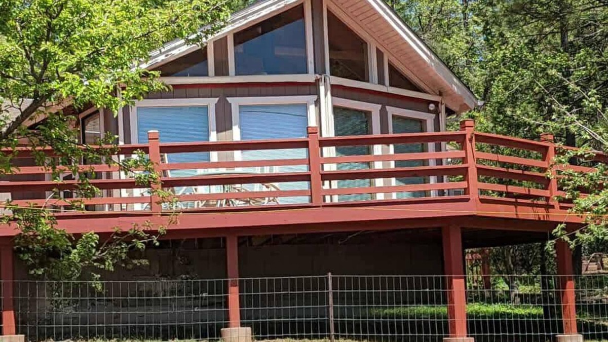 Payson Cabin | Cozy Cabin Retreat -Sleeps 12
