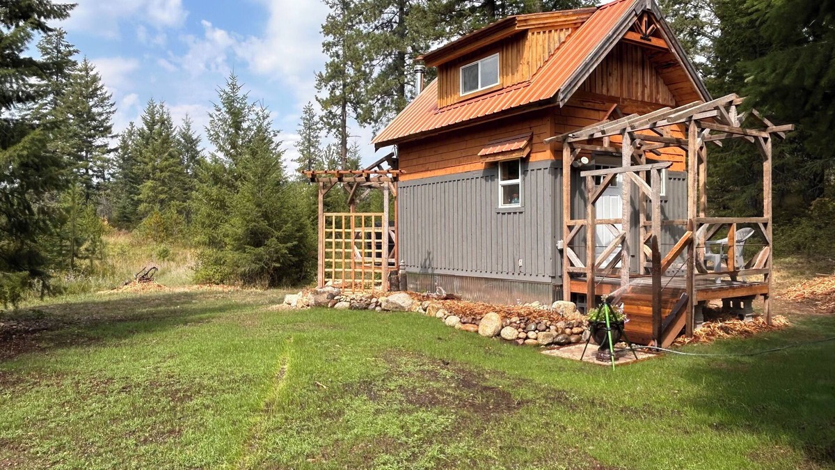 Kootenai County Cabin | Cozy Cabin Retreat in Spirit Lake- Your Getaway to Adventure!