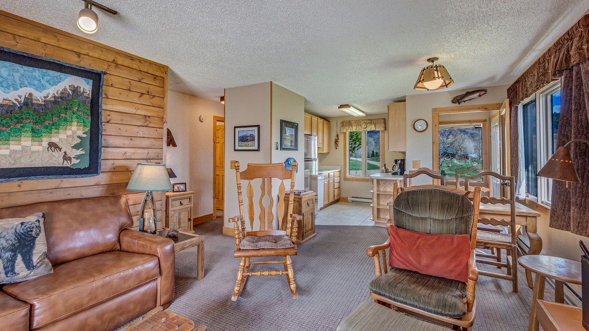 Clark Cabin | Cozy cabin tucked away in the mountains with beautiful view.