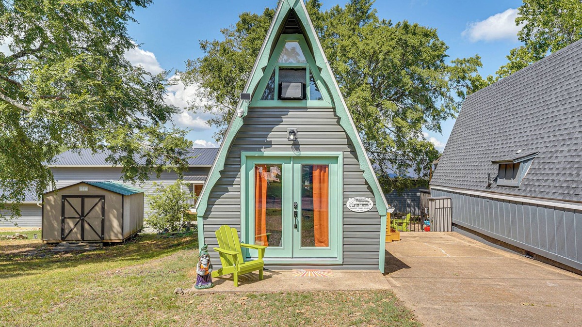 Lampe Cabin | Cozy Cabin w/Deck & Boat Launch Access in Lampe!