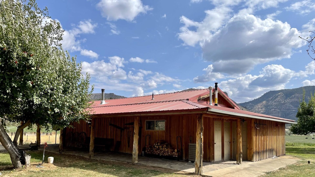Kimberly Cabin | Cozy Cabin with River Access optional full 50amp RV hook-ups onsite