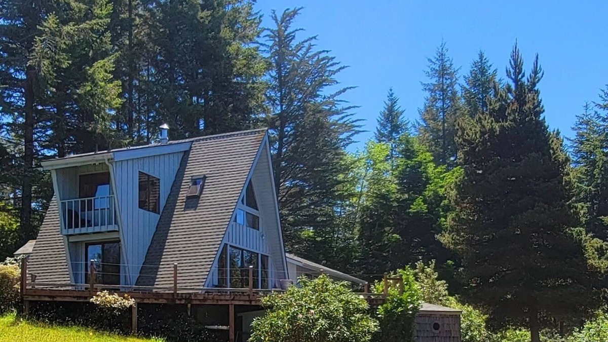 Brookings Cabin | Cozy Cabin with Sauna - Deja Vu