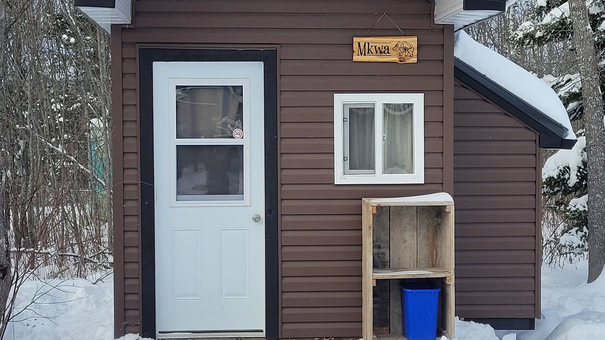 Nairn Centre Cabin | Cozy cabins for rentnPerfect for a winter getaway nPet friendly