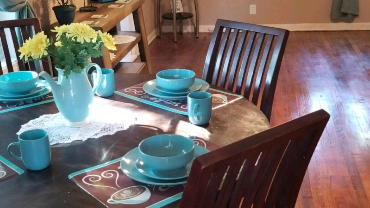 Lake Charles House | Cozy Cajun Creole Cottage