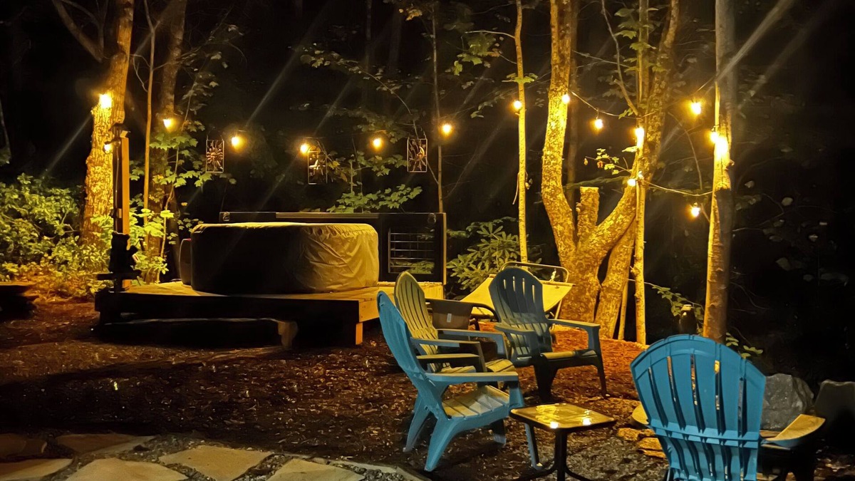 Whittier RV Rental | Cozy Camper in Charming Whittier with Heat & AC