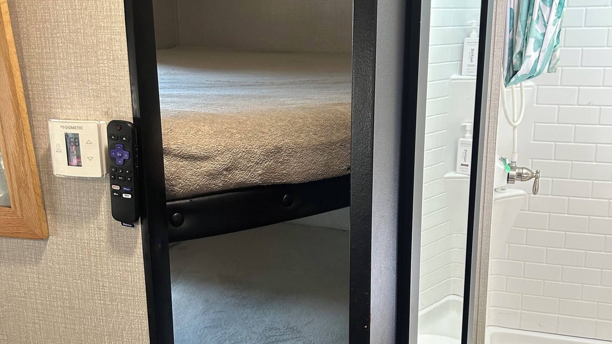 La Hacienda Estates Resort | Cozy Camper near lake Travis & Colorado River