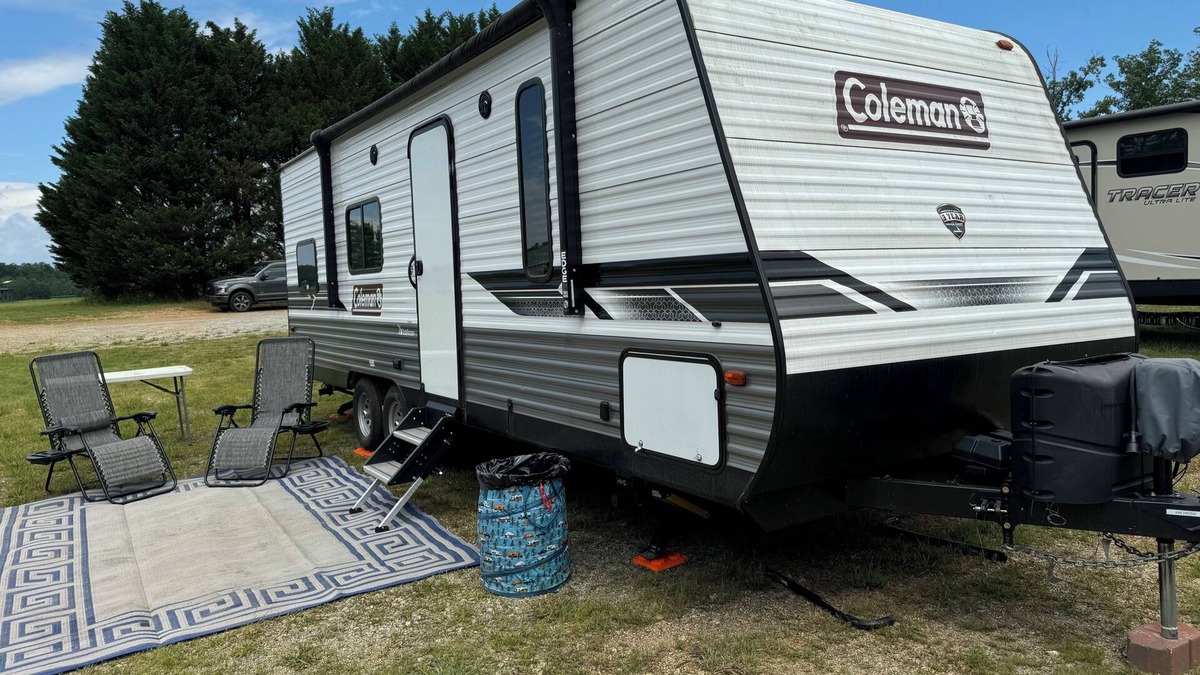 Old Fort RV Rental | Cozy camper with AC and WiFi in delightful Old Fort