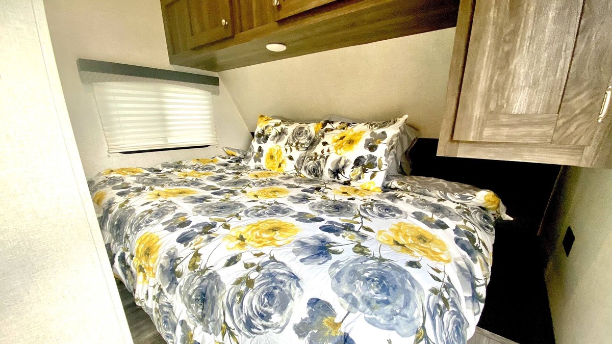 Northside House | Cozy Campfire Camper Stay