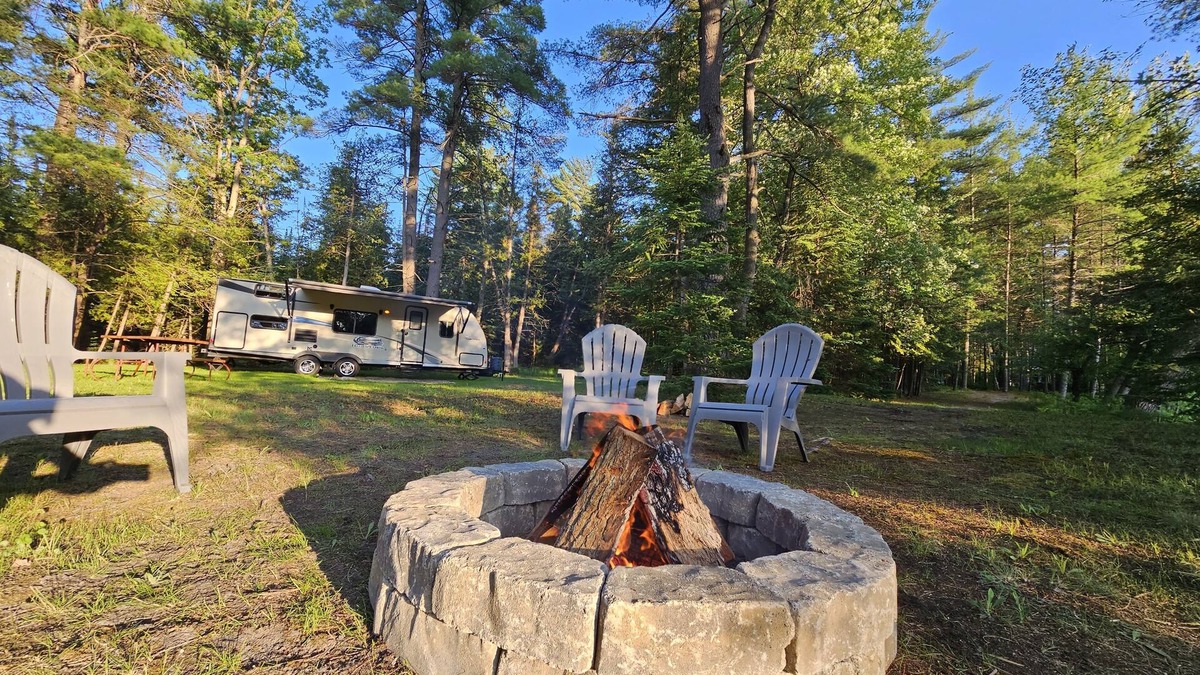 Grayling House | Cozy camping retreat on the banks of the beautiful AuSable River