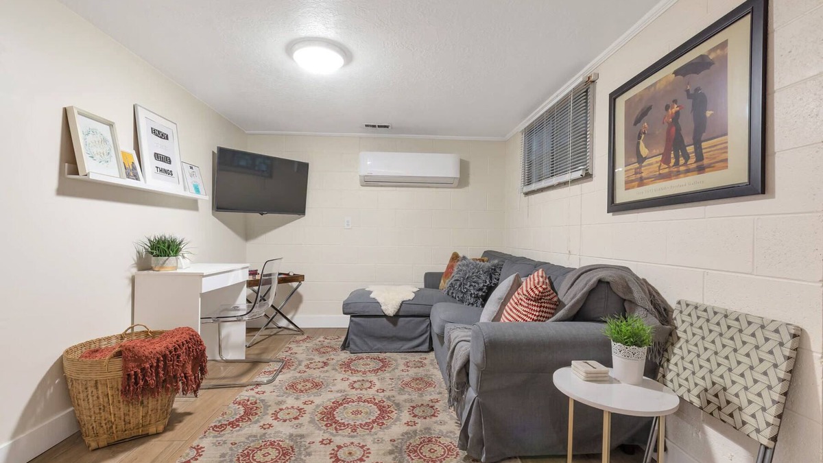 Canyon Rim Apartment | Cozy Canyon Rim, Self Check-In, Parking