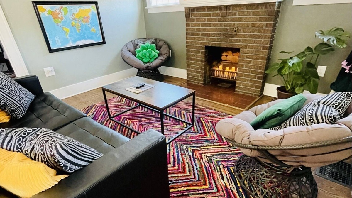 Pueblo House | Cozy Casa - Downtown by Beautiful Park & Riverwalk